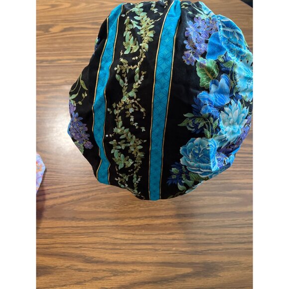 Assorted hair bonnets, head coverings and hairband - Picture 3 of 16